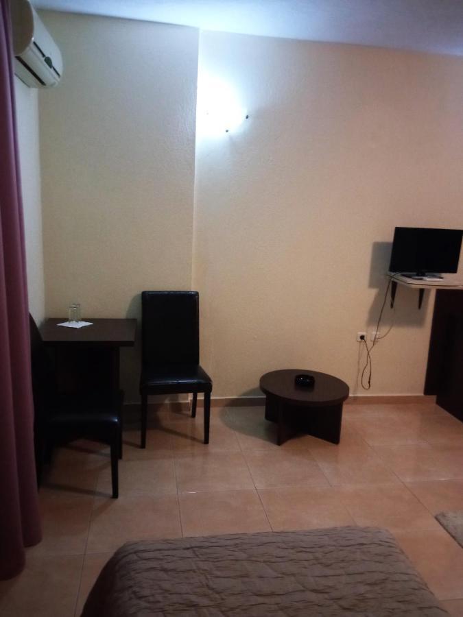 Hotel Panorama Áyios Pandeleḯmon Extérieur photo