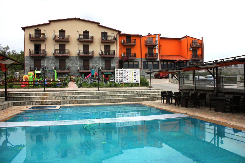 Hotel Panorama Áyios Pandeleḯmon Extérieur photo
