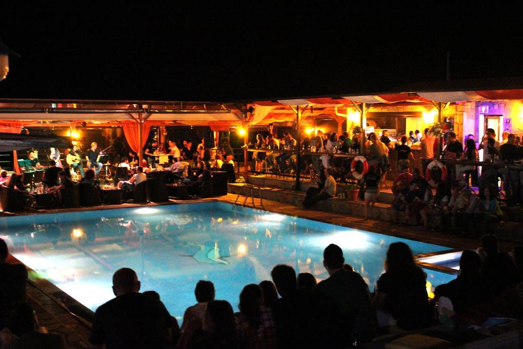 Hotel Panorama Áyios Pandeleḯmon Extérieur photo