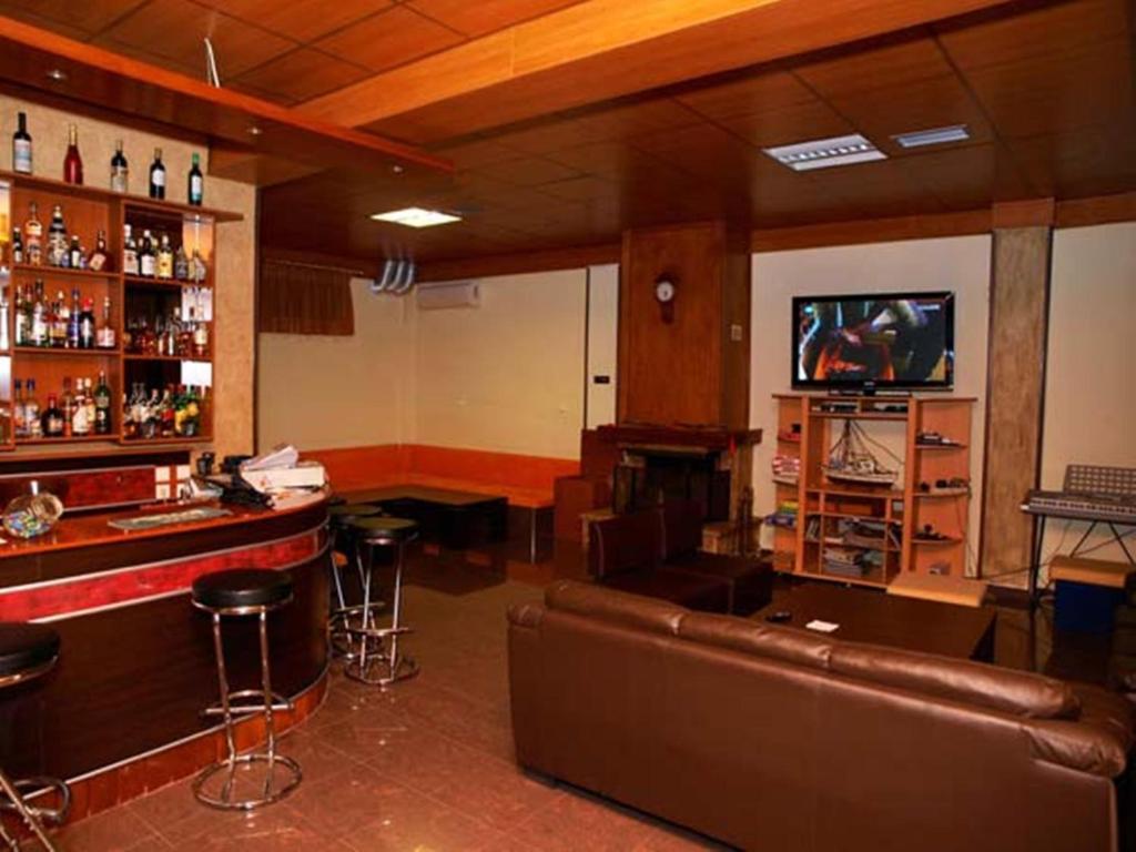 Hotel Panorama Áyios Pandeleḯmon Extérieur photo